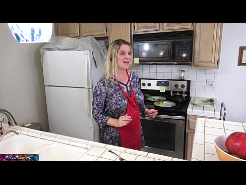 ❤️ Stepmom u munghje in cucina prima di a so data ☑ Porno à co.bassaniluigi.ru